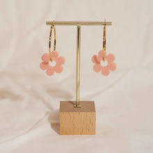 Load image into Gallery viewer, Cute Pink Flower Earrings